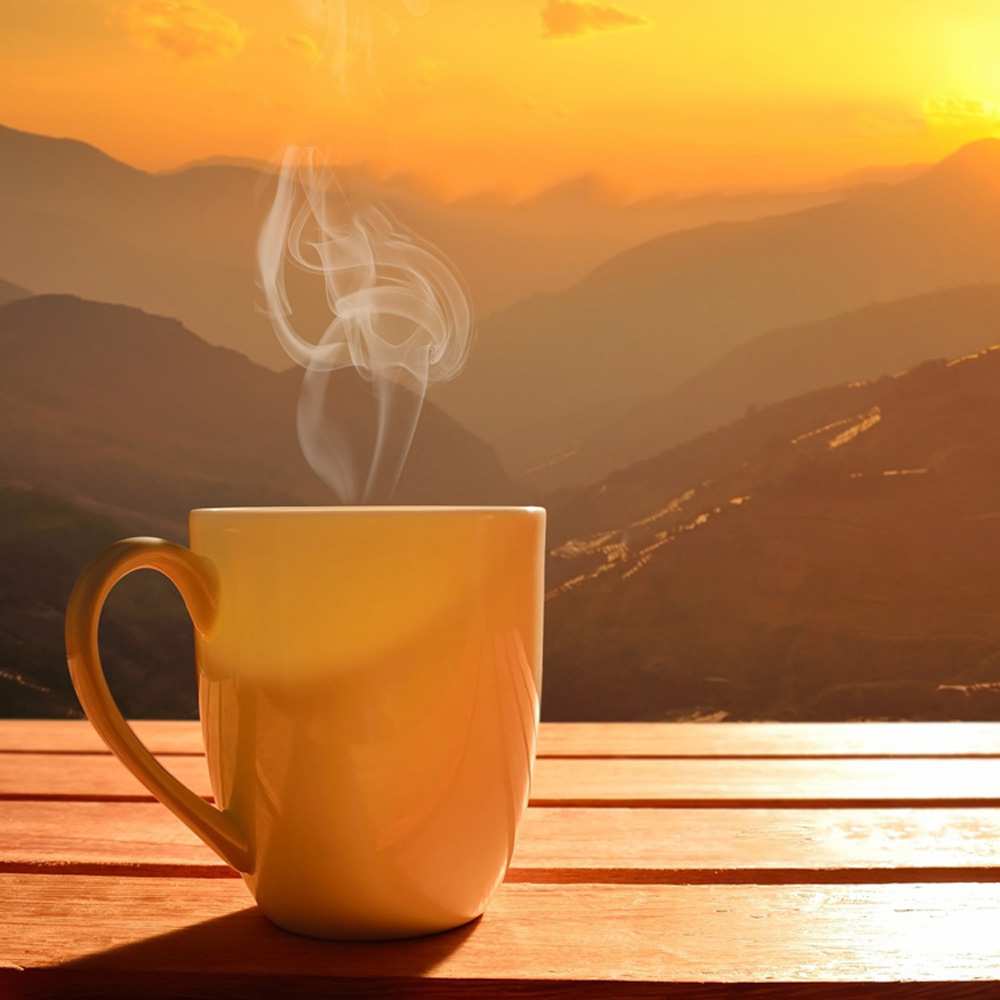 Открытка на каждый день с именем, Илиана С хорошим утром кофе в горах Прикольная открытка с пожеланием онлайн скачать бесплатно 