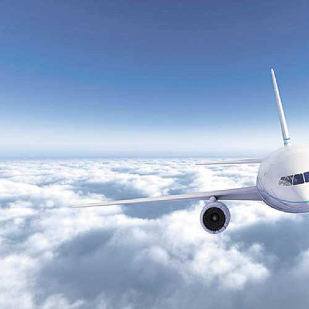 Открытка на каждый день с именем, Амадей Удачной поездки белые облака и половина самолета Прикольная открытка с пожеланием онлайн скачать бесплатно 