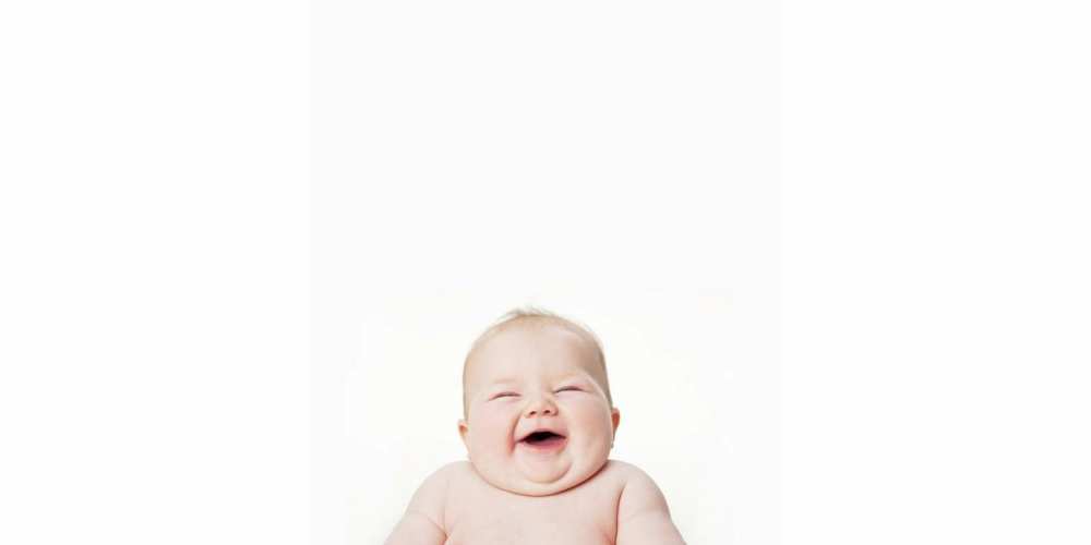 Открытка на каждый день с именем, Леоня С хорошим утром малыш с улыбкой Прикольная открытка с пожеланием онлайн скачать бесплатно 