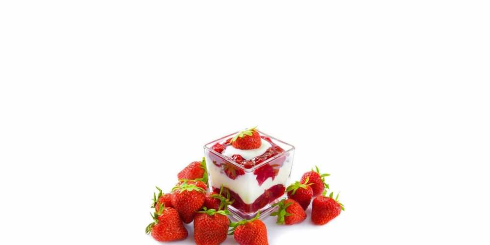 Открытка на каждый день с именем, Аполлинарий С хорошим утром клубника, сливки Прикольная открытка с пожеланием онлайн скачать бесплатно 