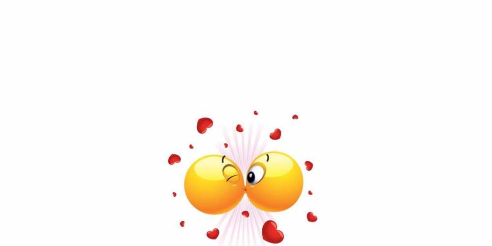 Открытка на каждый день с именем, Франсуаза Любим целуем обнимаем тебя поцелуй Прикольная открытка с пожеланием онлайн скачать бесплатно 