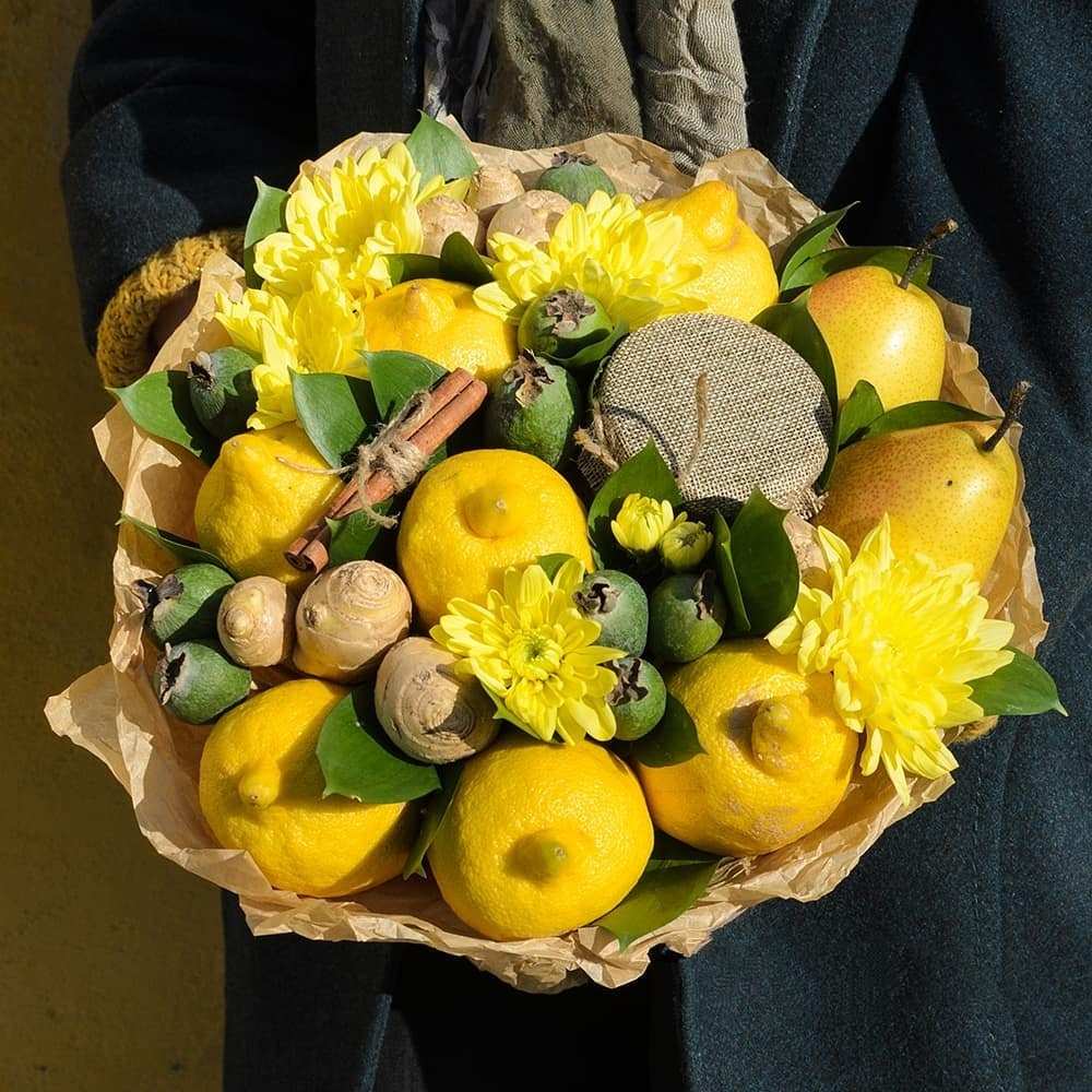 Открытка на каждый день с именем, Юра Скорейшего тебе выздоровления букет витаминов Прикольная открытка с пожеланием онлайн скачать бесплатно 