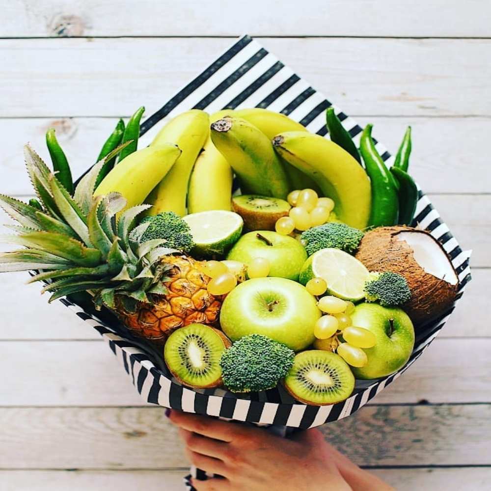 Открытка на каждый день с именем, Саида Скорейшего тебе выздоровления киви ананас кокос и бананы Прикольная открытка с пожеланием онлайн скачать бесплатно 